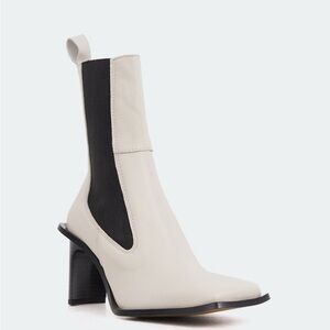 L'INTERVALLE Cream and Black Heeled Boots